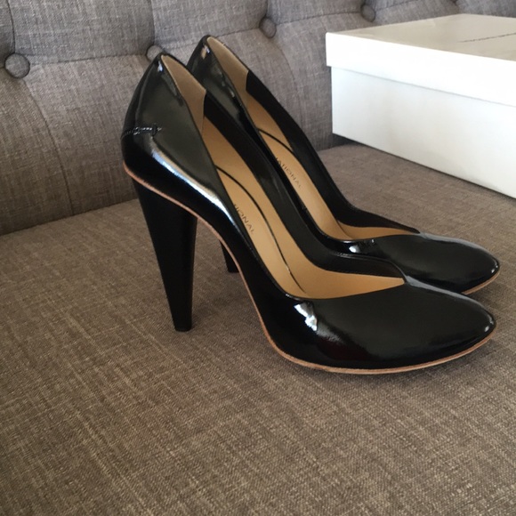 CoSTUME NATIONAL New Air Patent Pumps - Picture 3 of 6